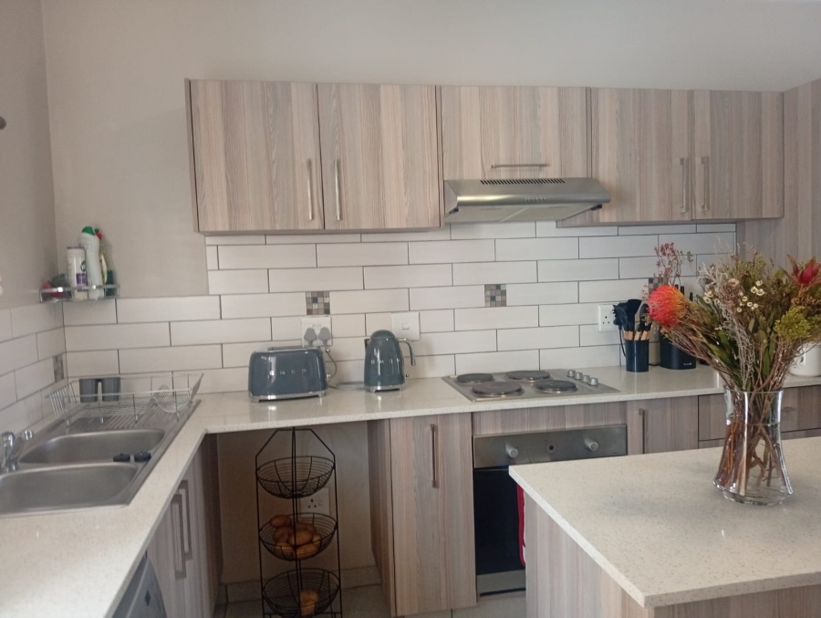 2 Bedroom Property for Sale in Waterval East North West